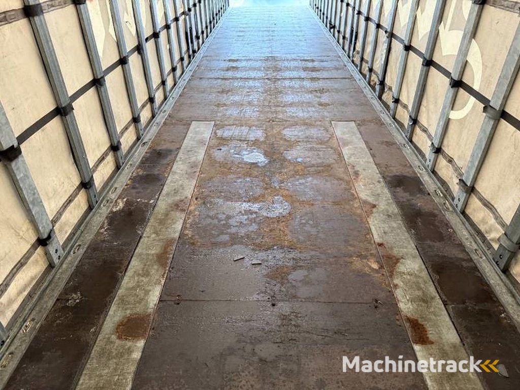 Schmitz-Cargobull SCB*S3T Drankentrailer / 3 Axles / Speed Curtain