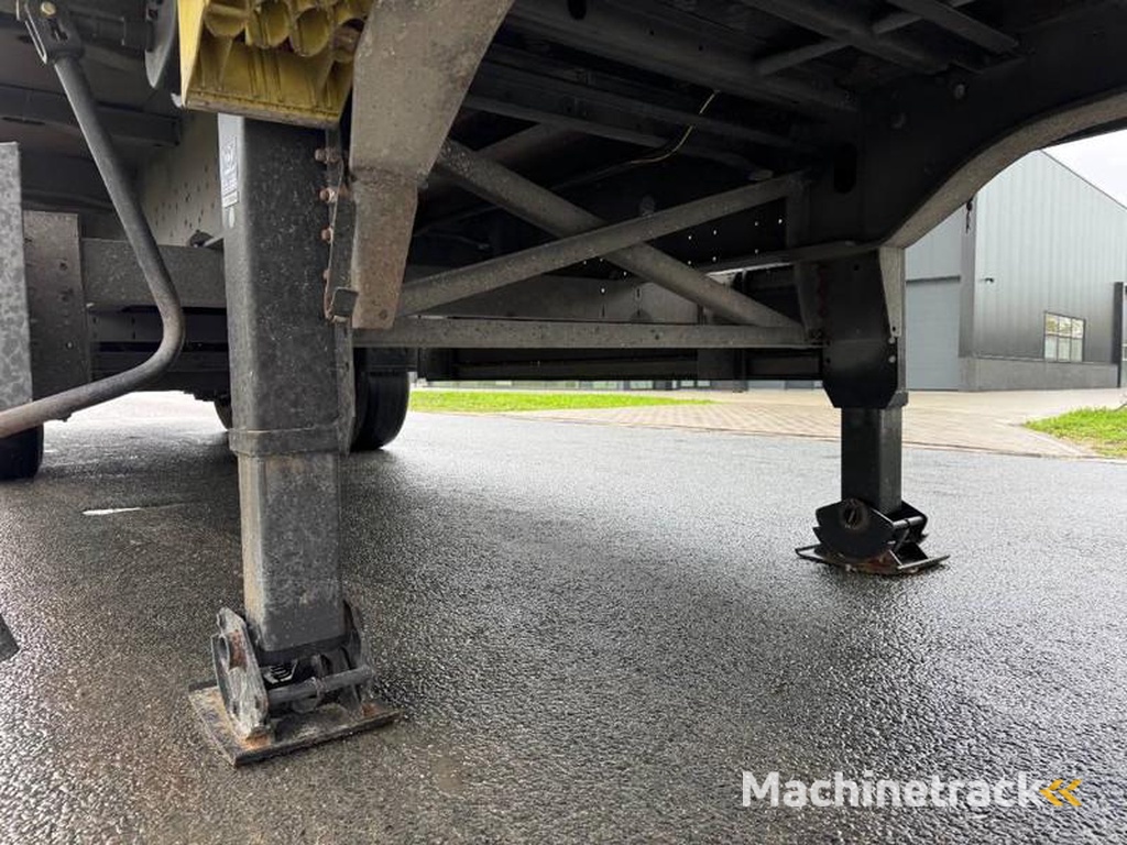 Schmitz-Cargobull SCB*S3T Drankentrailer / 3 Axles / Speed Curtain