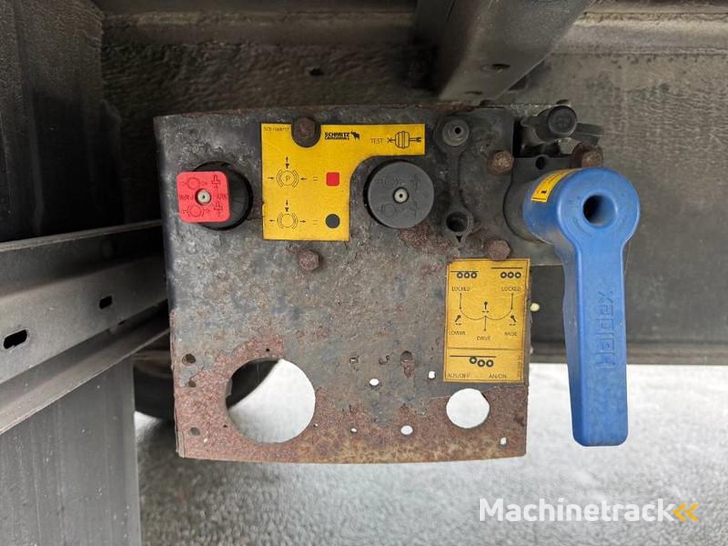 Schmitz-Cargobull SCB*S3T Drankentrailer / 3 Axles / Speed Curtain