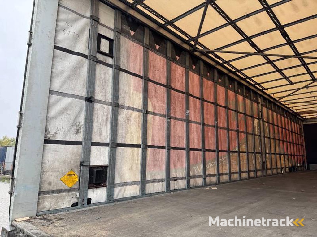 Schmitz-Cargobull SCB*S3T Drankentrailer / 3 Axles / Speed Curtain