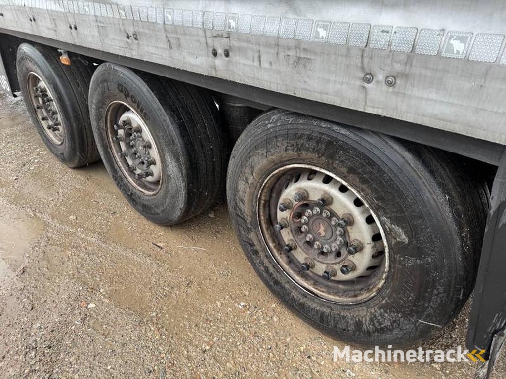 Schmitz-Cargobull SCB*S3T Drankentrailer / 3 Axles / Speed Curtain