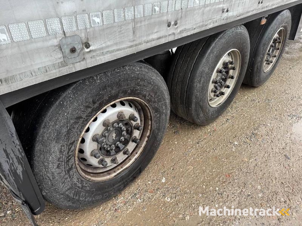 Schmitz-Cargobull SCB*S3T Drankentrailer / 3 Axles / Speed Curtain