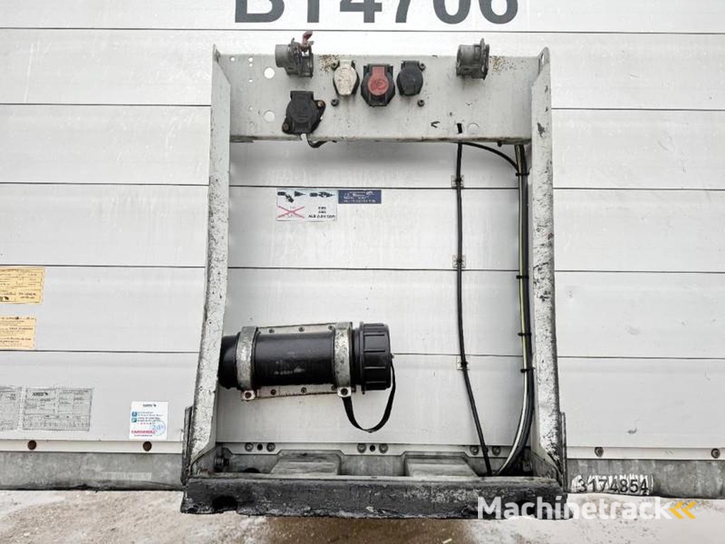 Schmitz-Cargobull SCB*S3T Drankentrailer / 3 Axles / Speed Curtain