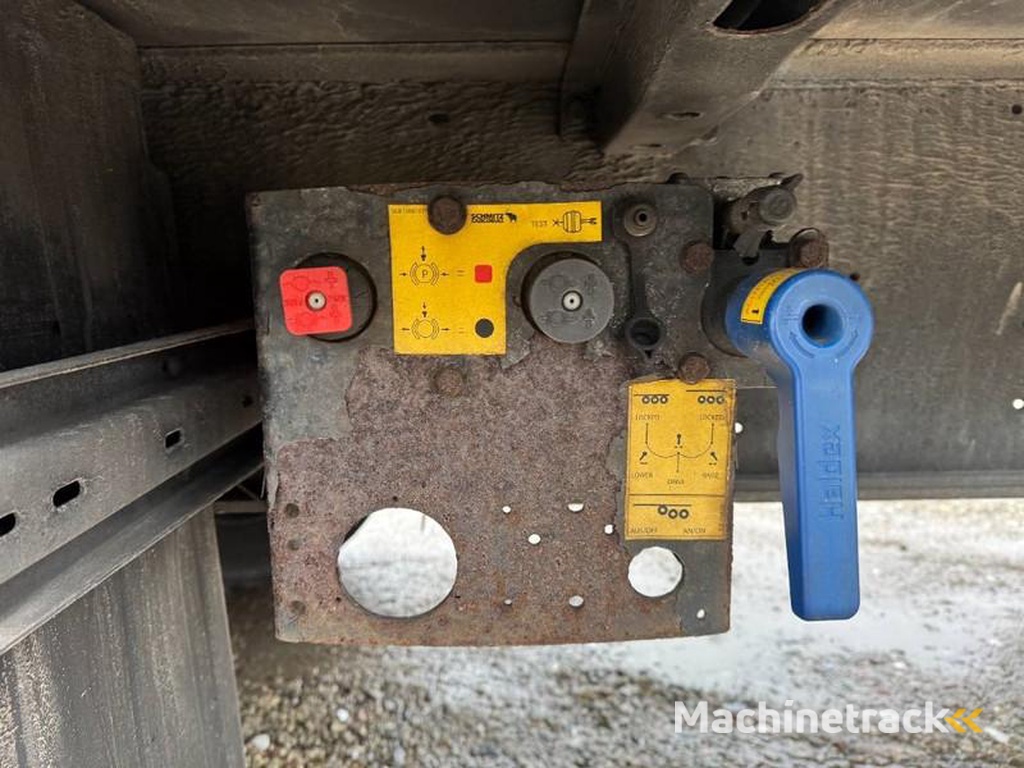 Schmitz-Cargobull SCB*S3T Drankentrailer / 3 Axles / Speed Curtain