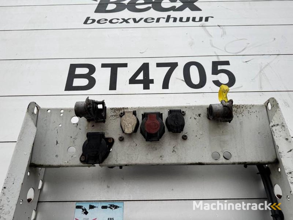 Schmitz-Cargobull SCB*S3T Drankentrailer / 3 Axles / Speed Curtain