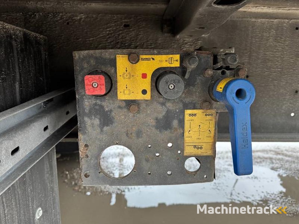 Schmitz-Cargobull SCB*S3T Drankentrailer / 3 Axles / Speed Curtain