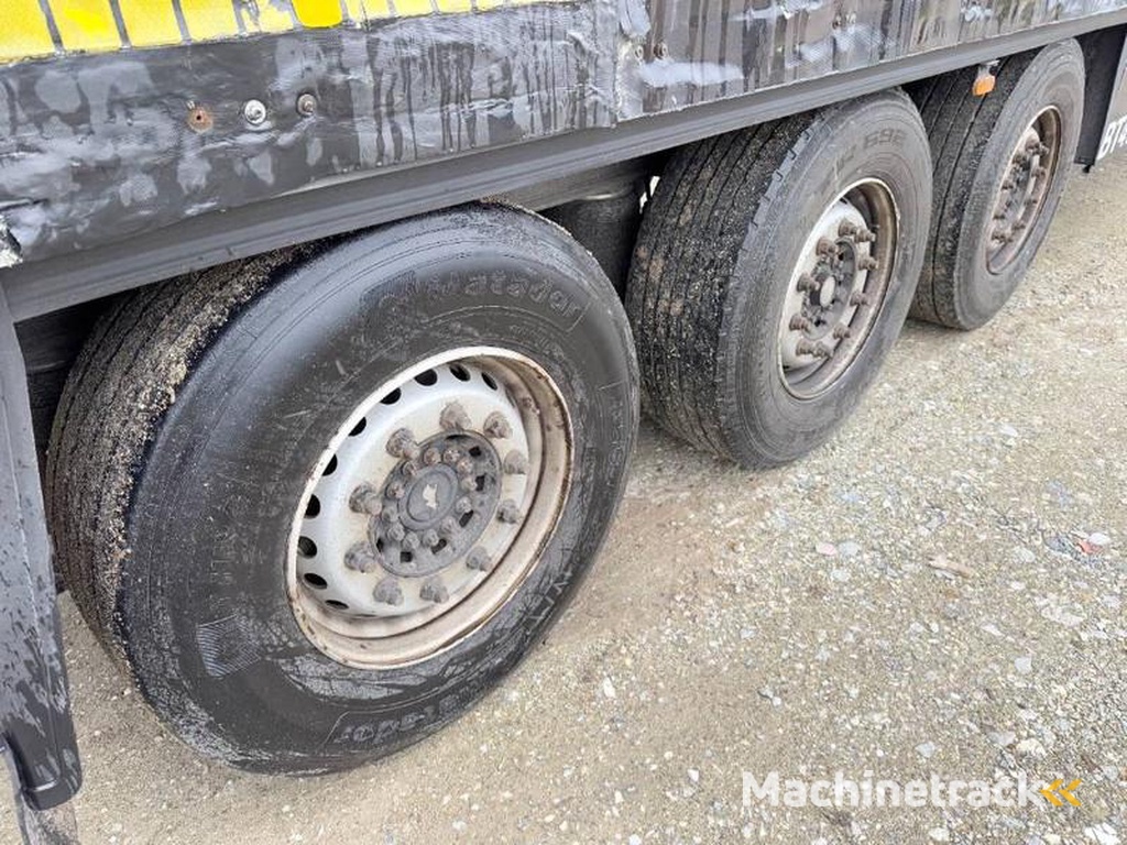 Schmitz-Cargobull SCB*S3T Drankentrailer / 3 Axles / Speed Curtain