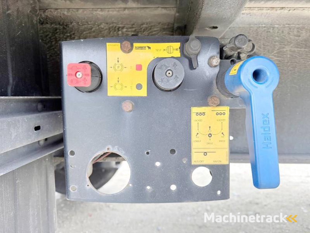 Schmitz-Cargobull SCB*S3T Drankentrailer / 3 Axles / Speed Curtain