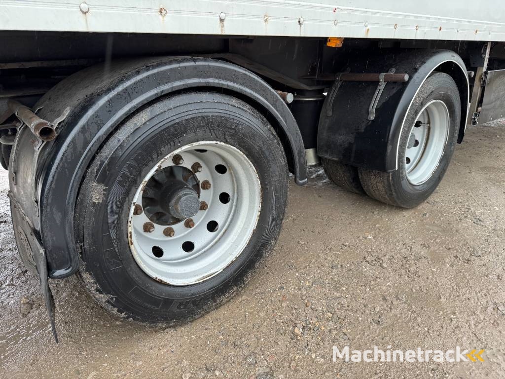 Fruehauf ONCRK 32-220 A - Taillift / Forced Steering