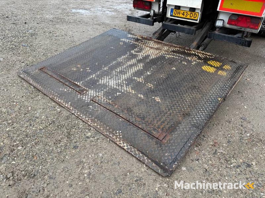 Groenewegen DRO-12-20-B-Tailgate-Forced-Steering