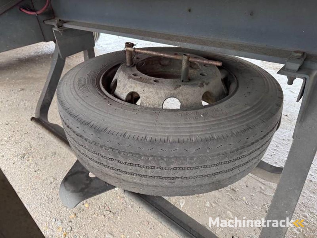 Fruehauf ONCRK-32-220-A-Taillift-Forced-Steering