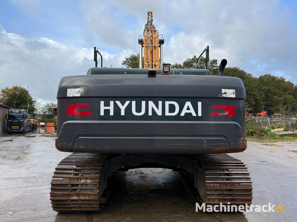 Hyundai HX300LR - 18m Long Reach / Auto Greasing