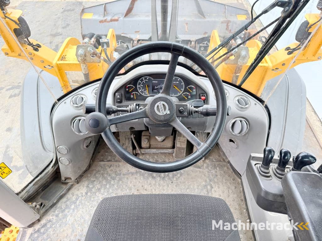 Volvo L120H - 3rd Function / Weight System