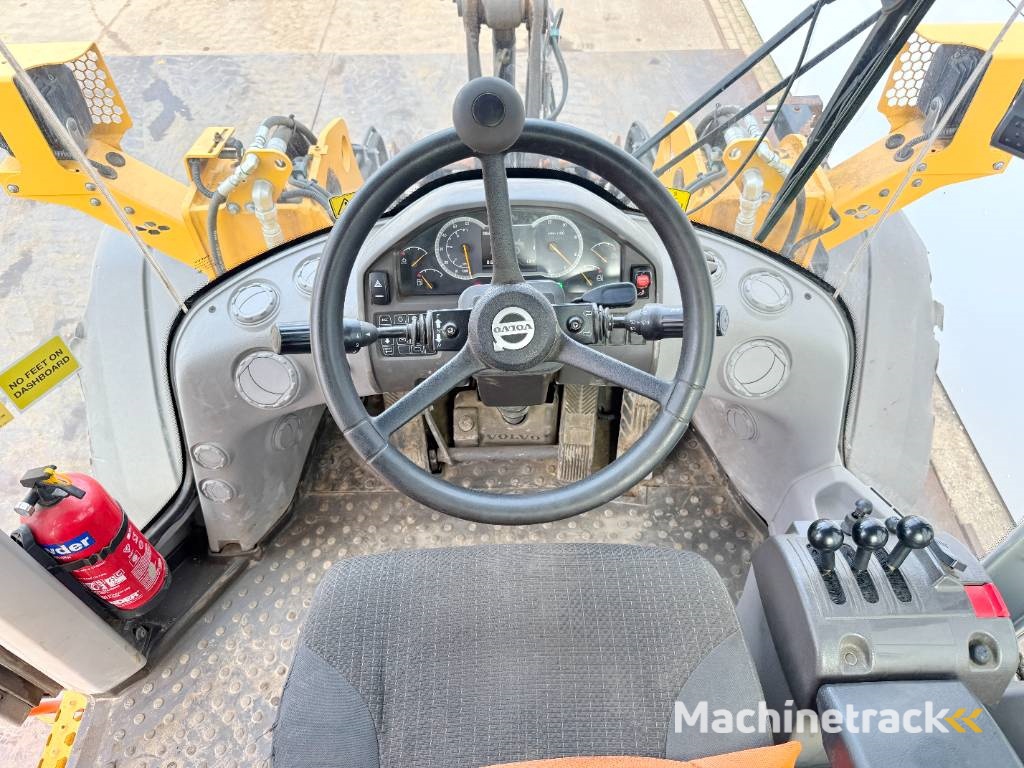 Volvo L70H - 3rd Function / Weight System