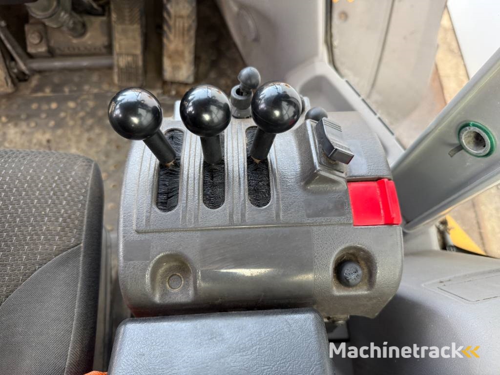 Volvo L70H - 3rd Function / Weight System