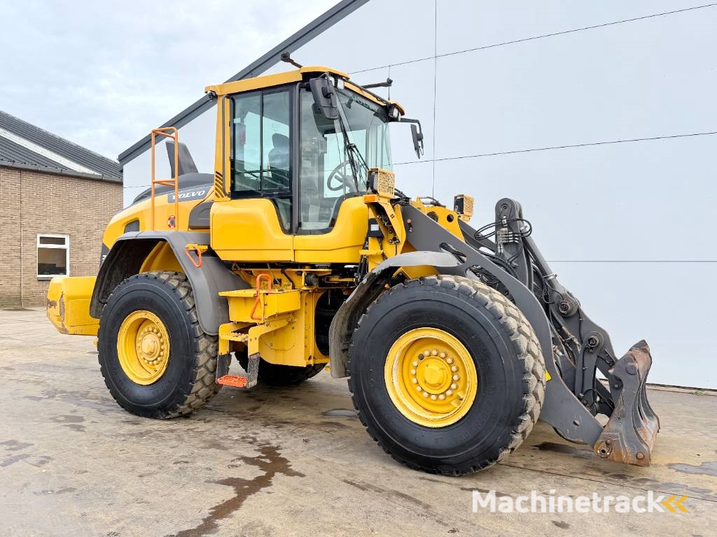 Volvo L70H - 3rd Function / Weight System