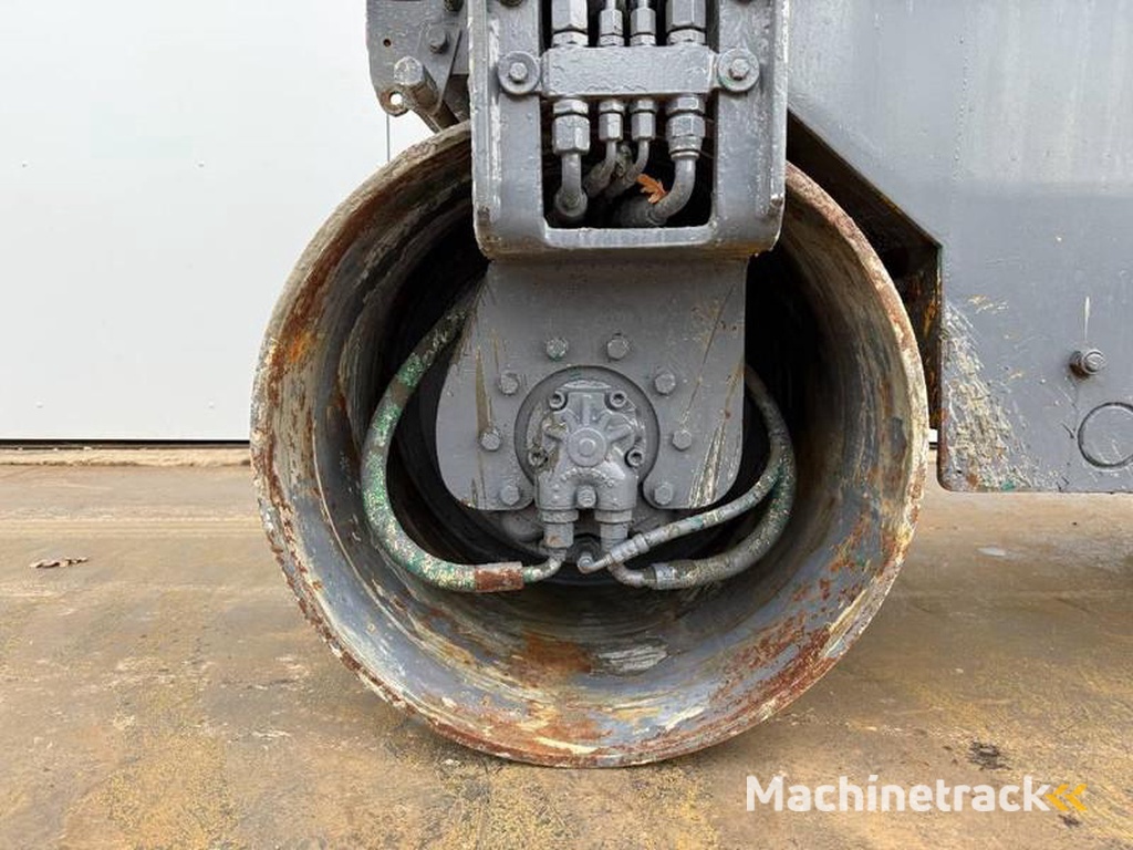 Hamm Vibrating-Roller-Dutch-Machine-Lombardini-Engine