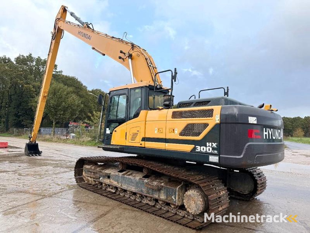 Hyundai HX300LR-18m-Long-Reach-Auto-Greasing