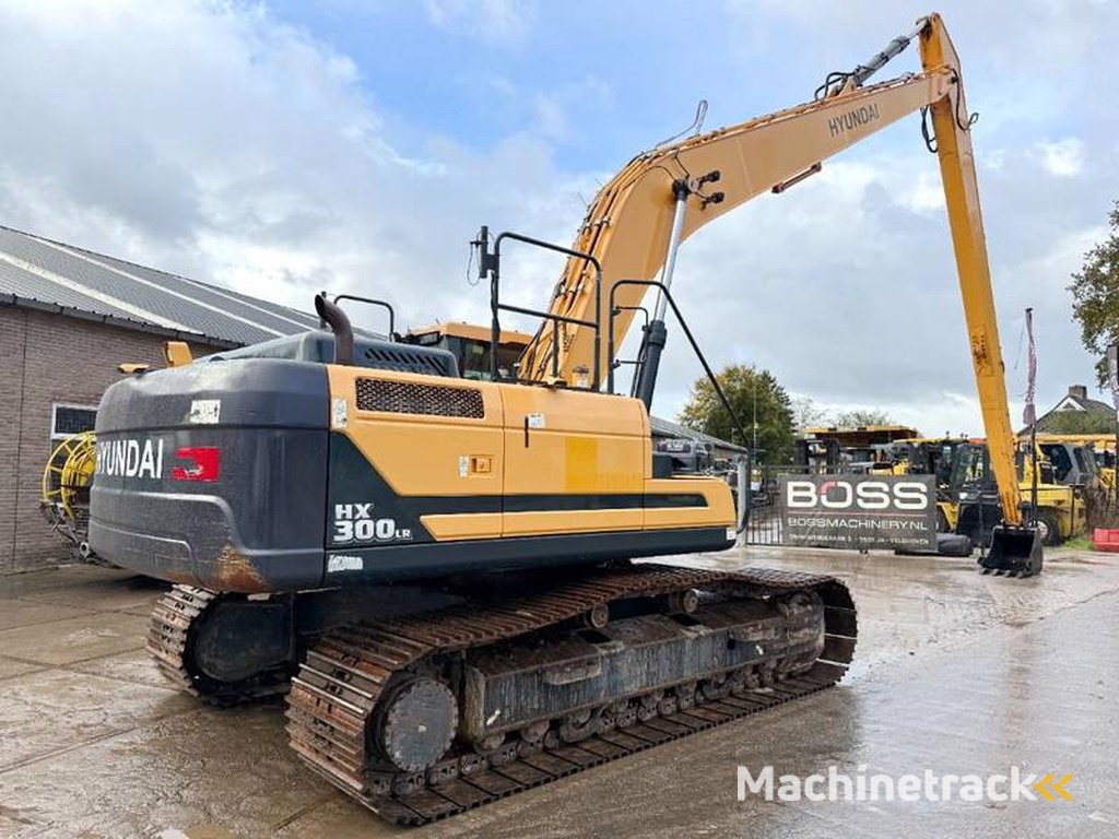 Hyundai HX300LR-18m-Long-Reach-Auto-Greasing