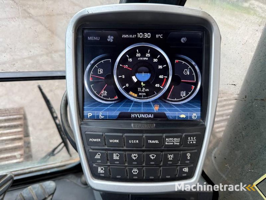 Hyundai HX300LR-18m-Long-Reach-Auto-Greasing