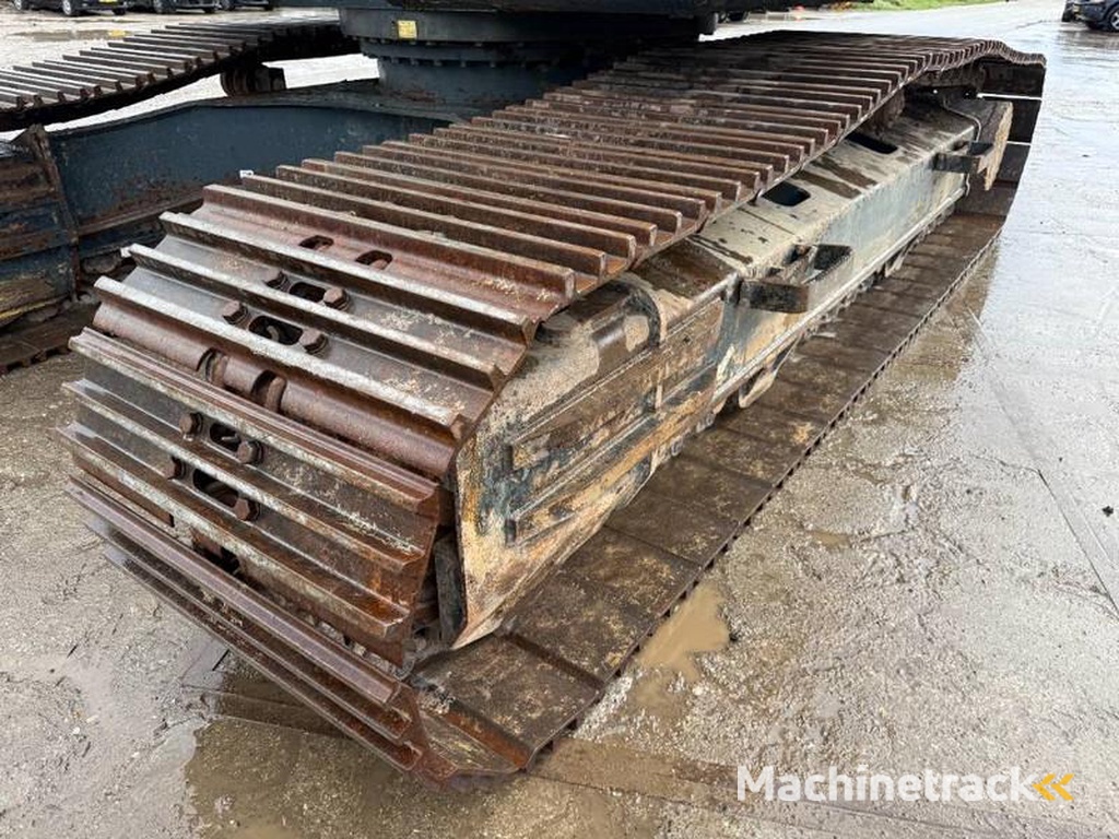 Hyundai HX300LR-18m-Long-Reach-Auto-Greasing