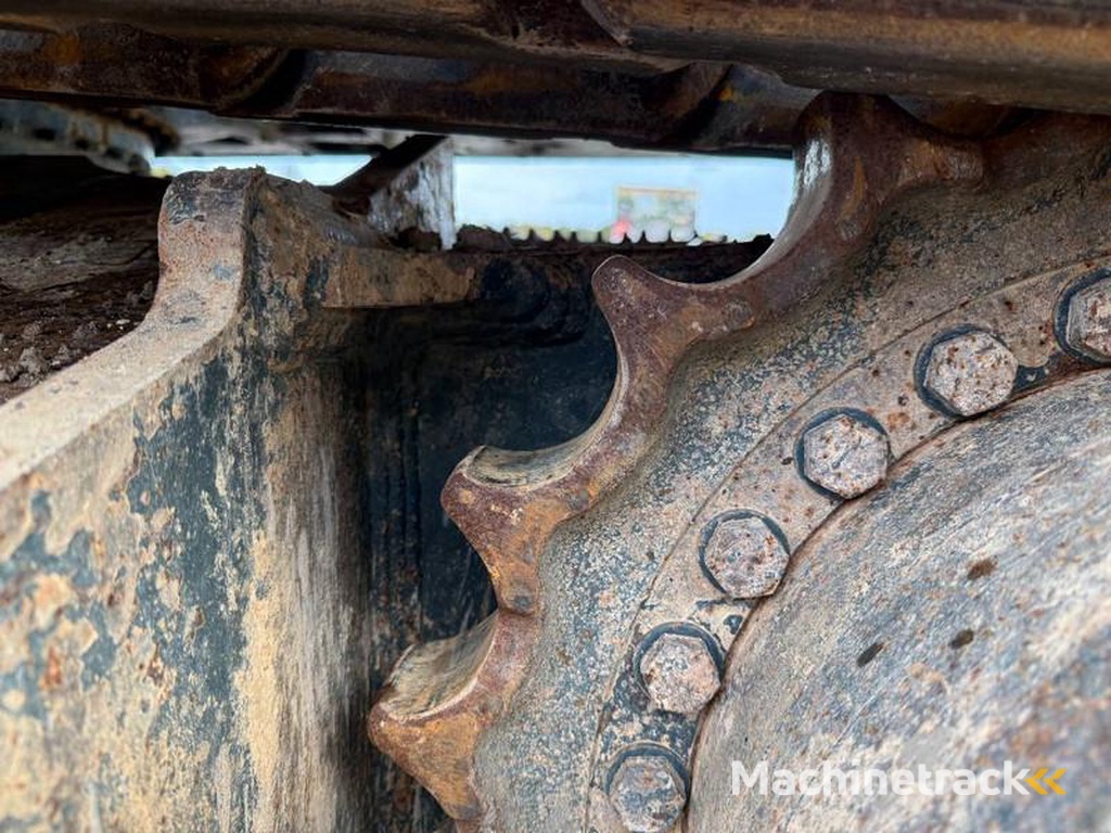 Hyundai HX300LR-18m-Long-Reach-Auto-Greasing