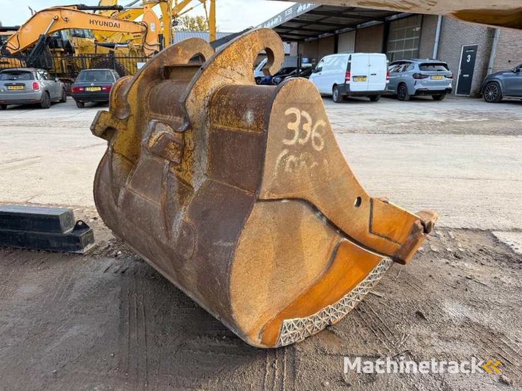 Caterpillar 336D-UHD-21m-Demolition-Normal-Arm-Bucket