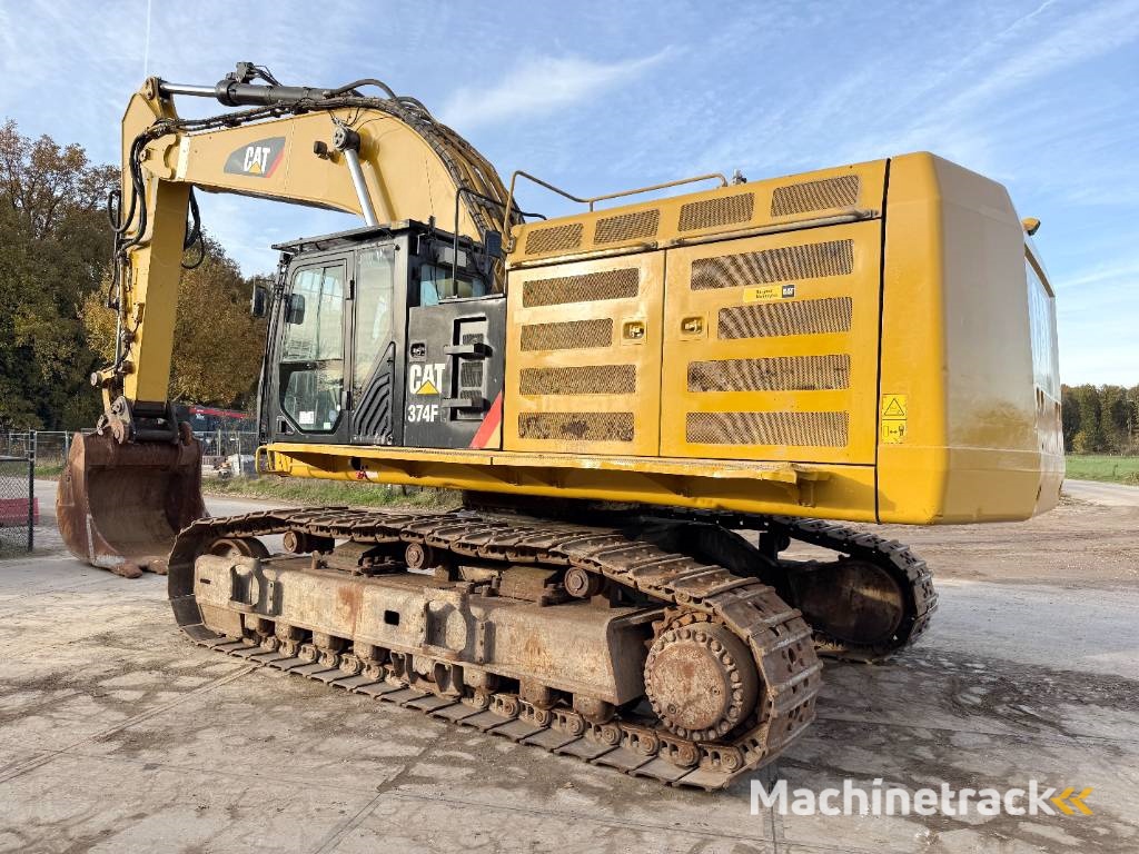 CAT 374FL - Automatic Greasing / Quick Coupler