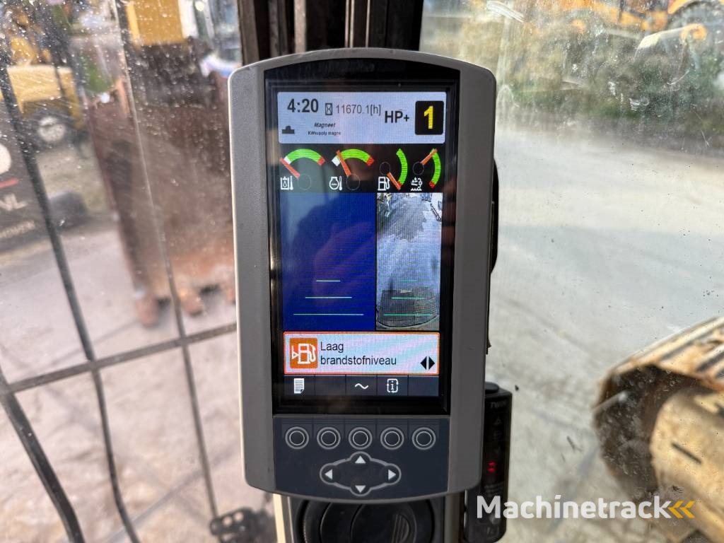 CAT 374FL - Automatic Greasing / Quick Coupler