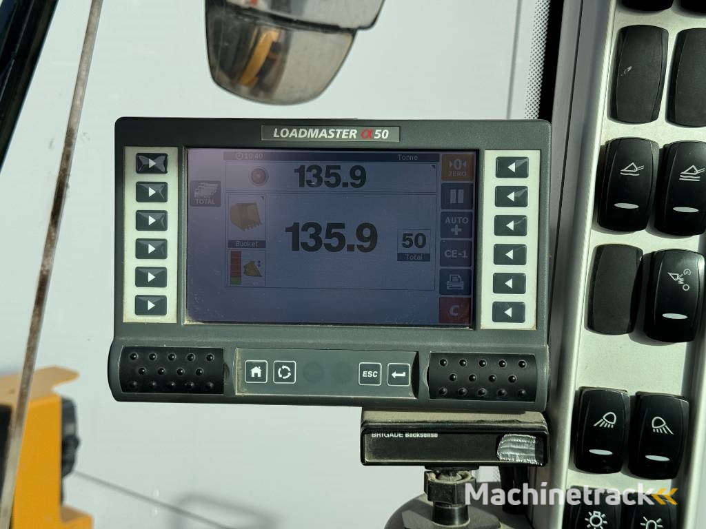 Volvo L70H - Weight System / 3rd Function