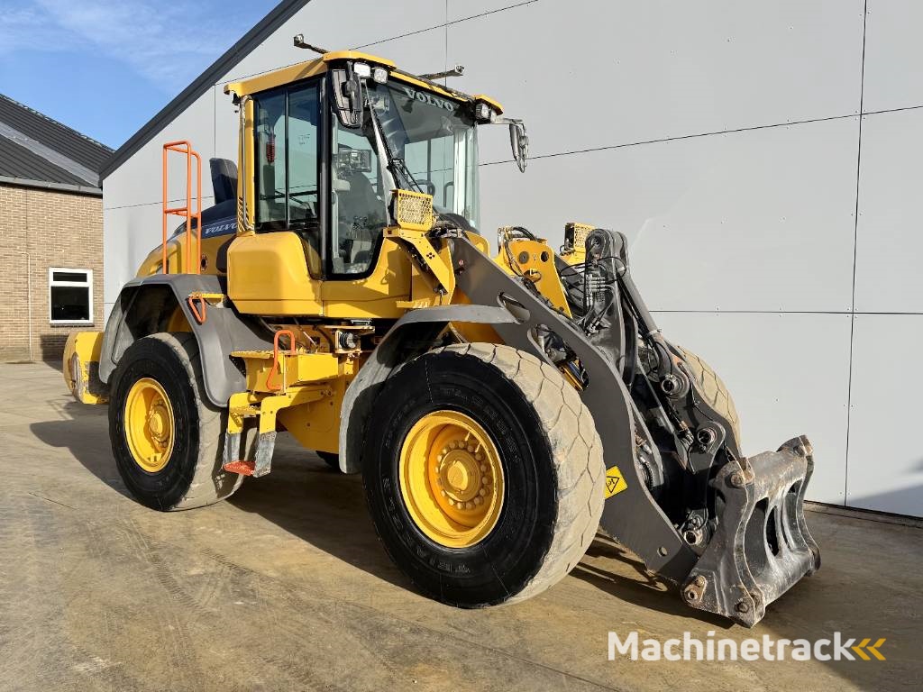 Volvo L70H - Weight System / 3rd Function