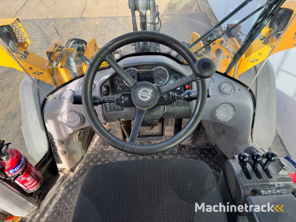 Volvo L70H - Weight System / 3rd Function