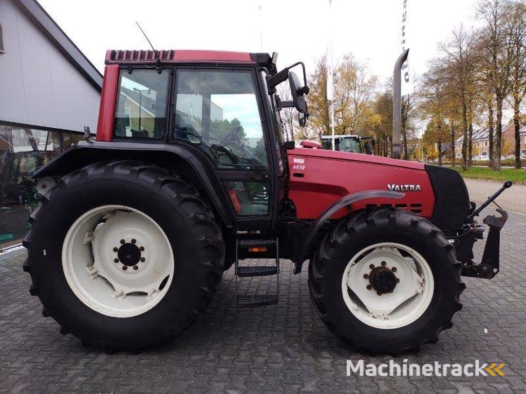 Valtra 6850
