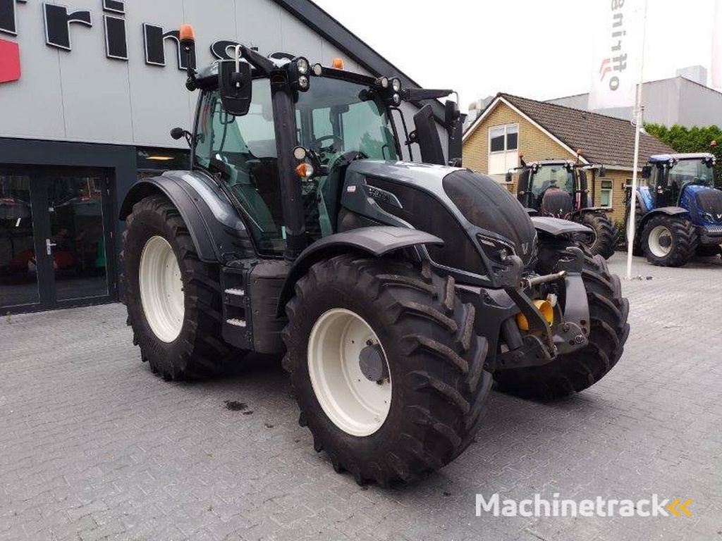 Valtra N174 V