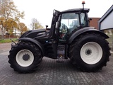 Minituur van Valtra T235 Versu