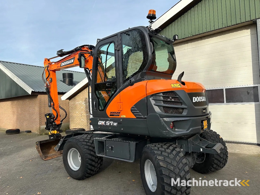 Doosan DX57W-7