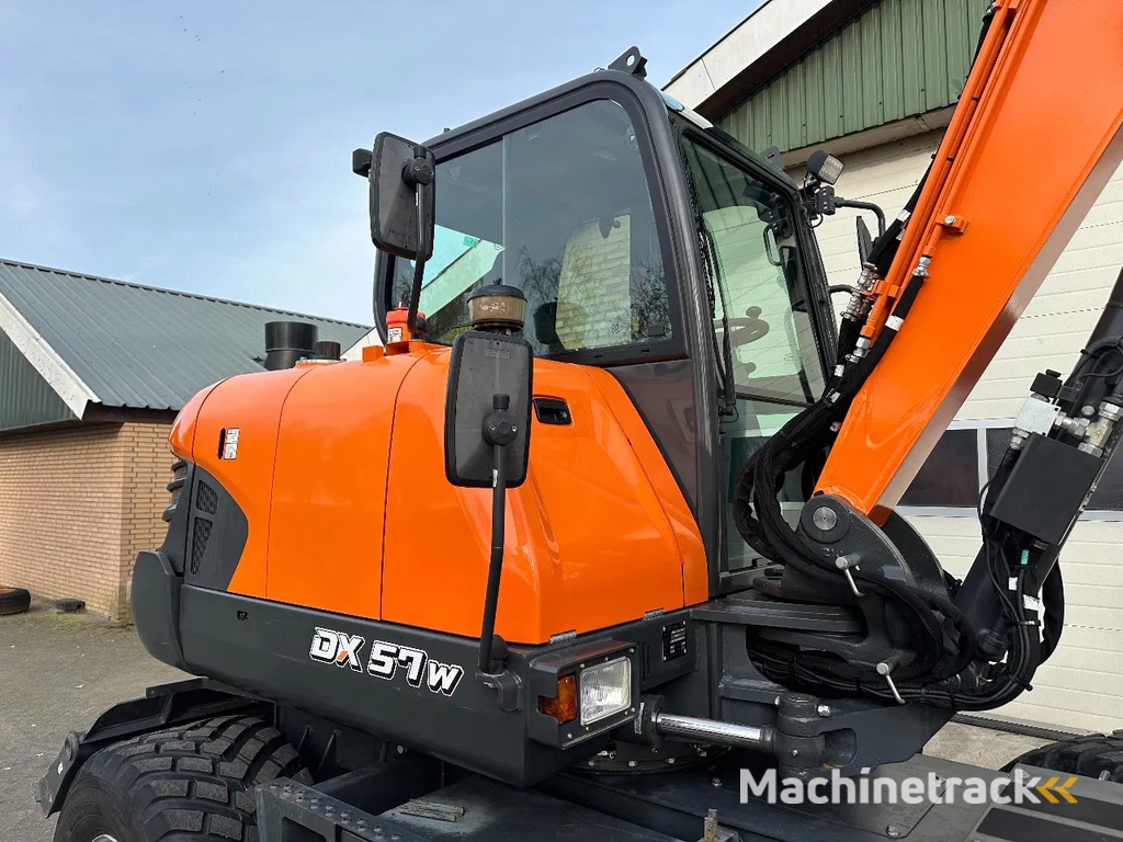 Doosan DX57W-7
