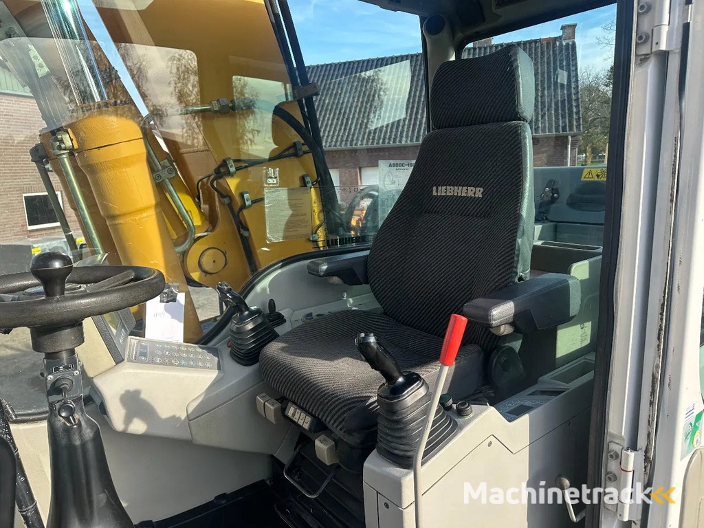 Liebherr A900 C