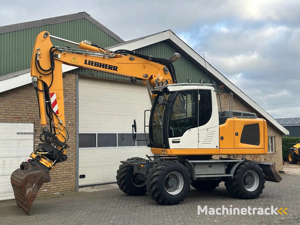 Liebherr A914