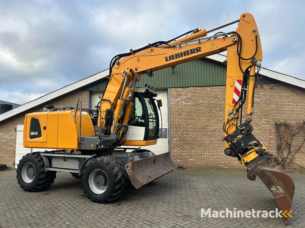 Liebherr A914