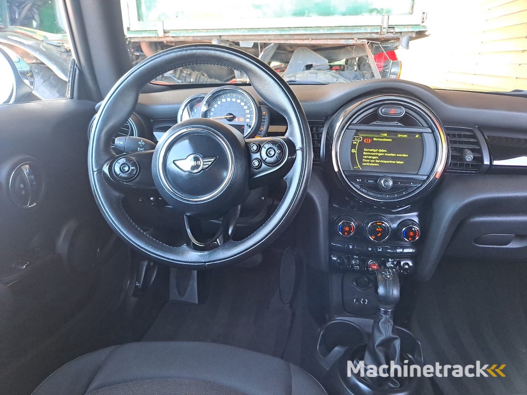 MINI Mini 1.5 Cooper Business | Automaat | LED | Airco | Cruise | Navi | PDC | LMV |