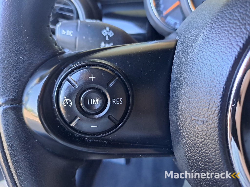 MINI Mini 1.5 Cooper Business | Automaat | LED | Airco | Cruise | Navi | PDC | LMV |