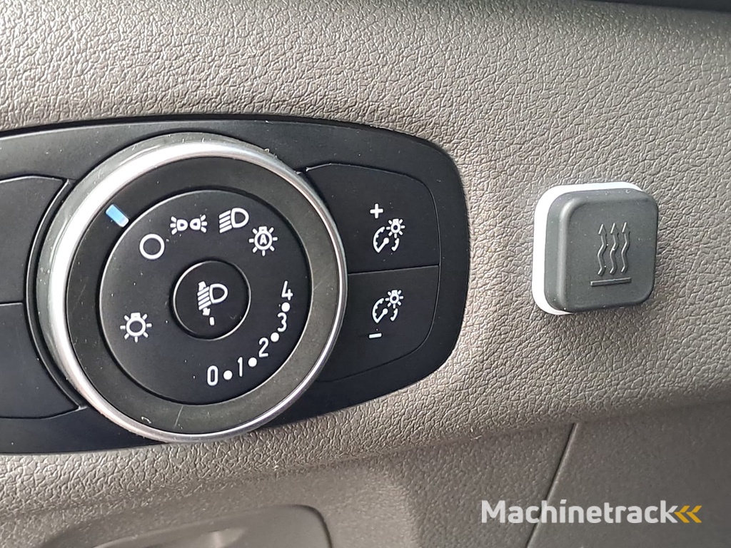 Ford Transit Custom 300 2.0 TDCI L2H1 Limited | Automaat | Trekhaak | Standkachel | App-connect | Navi | Sidebars |