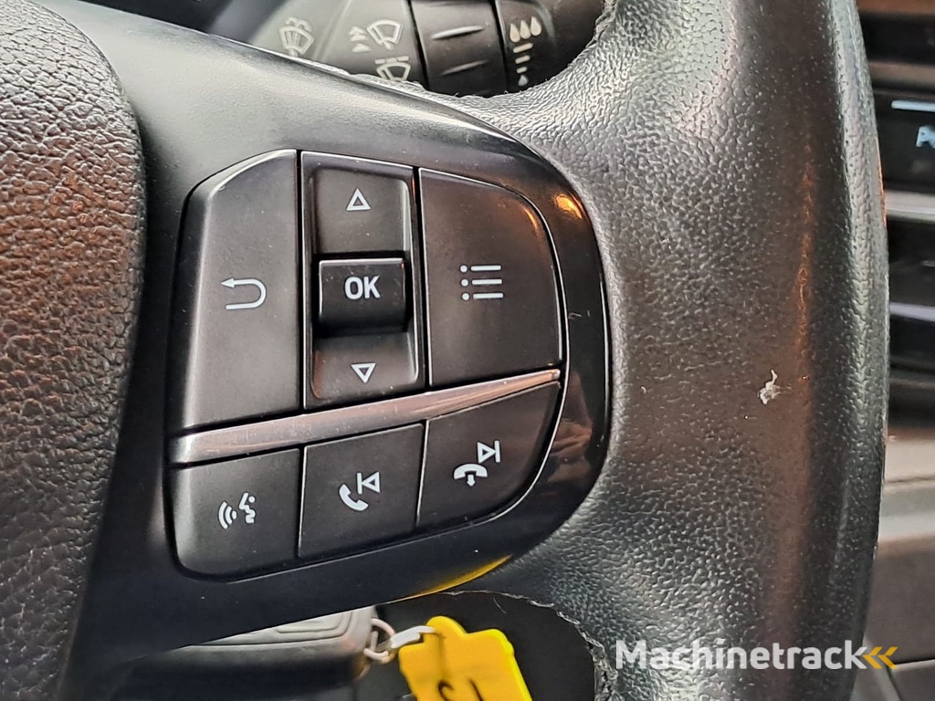 Ford Transit Custom 300 2.0 TDCI L2H1 Limited | Automaat | Trekhaak | Standkachel | App-connect | Navi | Sidebars |