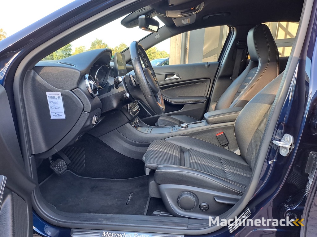 Mercedes-Benz GLA-klasse 180 Activity Edition | Navi | Camera | Afn. Trekhaak | Elektr. A. klep | Sportinterieur |