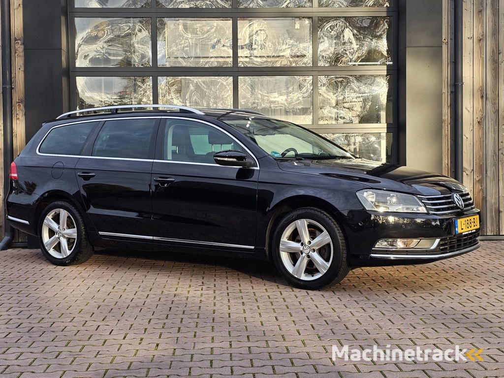Volkswagen Passat Variant 1.4 TSI Highline BlueMotion | Navi | Stoelverwarming | Climatronic | LMV | PDC | Park Assist | All-seasons |