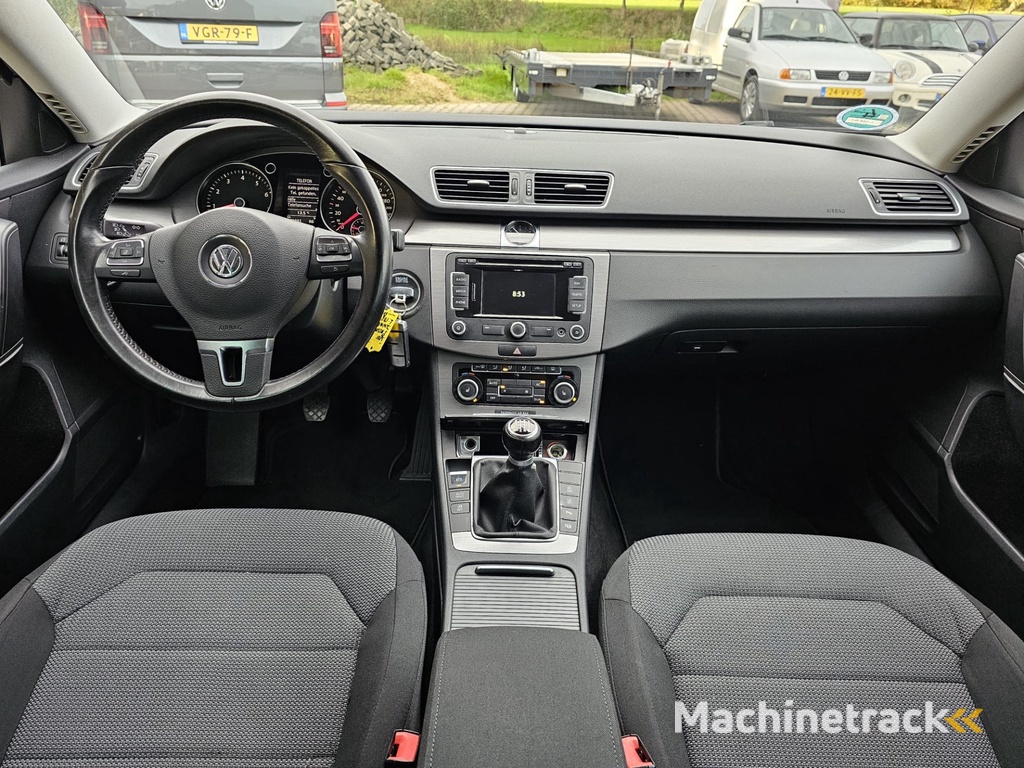 Volkswagen Passat Variant 1.4 TSI Highline BlueMotion | Navi | Stoelverwarming | Climatronic | LMV | PDC | Park Assist | All-seasons |