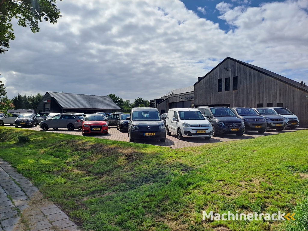 Mercedes-Benz C-klasse Estate 350 e Business Solution AMG PHEV | Pano | Wegkl. trekhaak | Navi | Camera | Stoelverwarming | ACC | Vol |