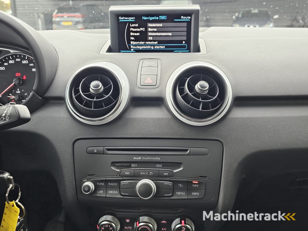 Audi A1 Sportback 1.2 TFSI Pro Line S | Xenon | Navi | Twotone | LMV | Parkeersensoren achter |