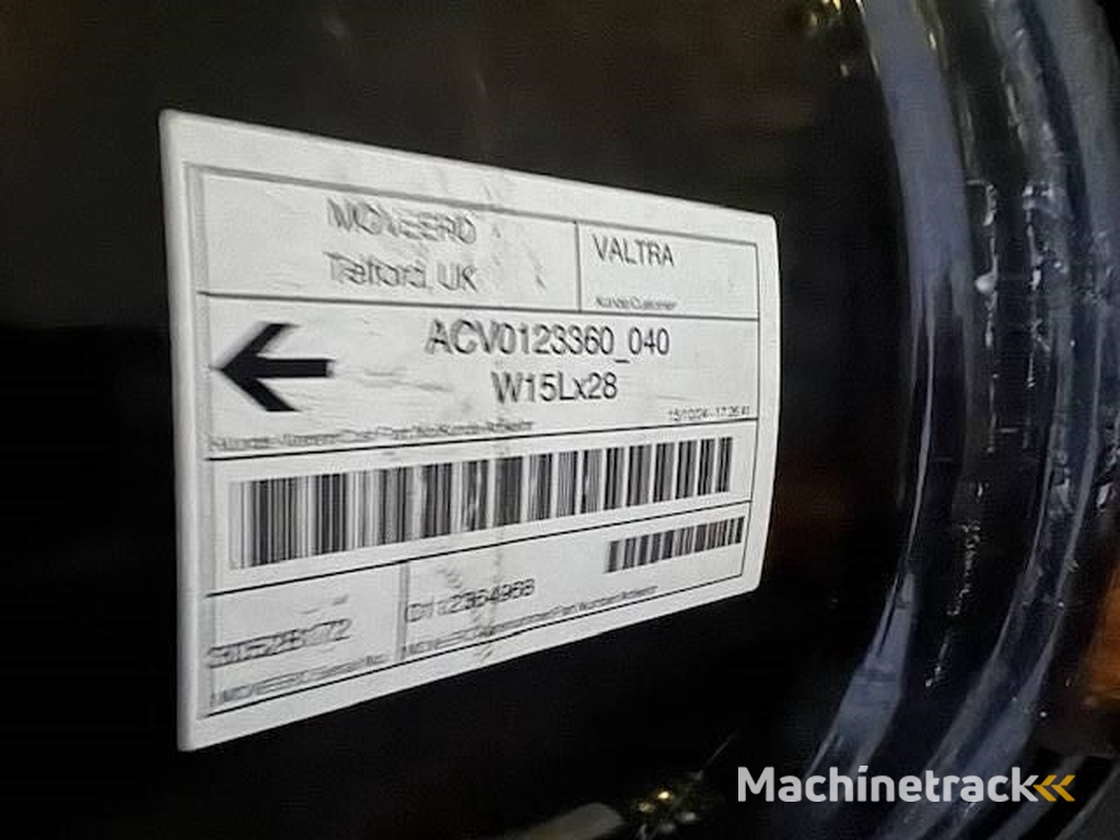 Valtra velgen 18x38 en 15x28 zwart